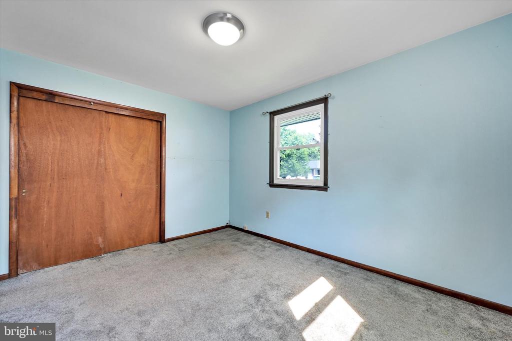 35 E Summit Dr