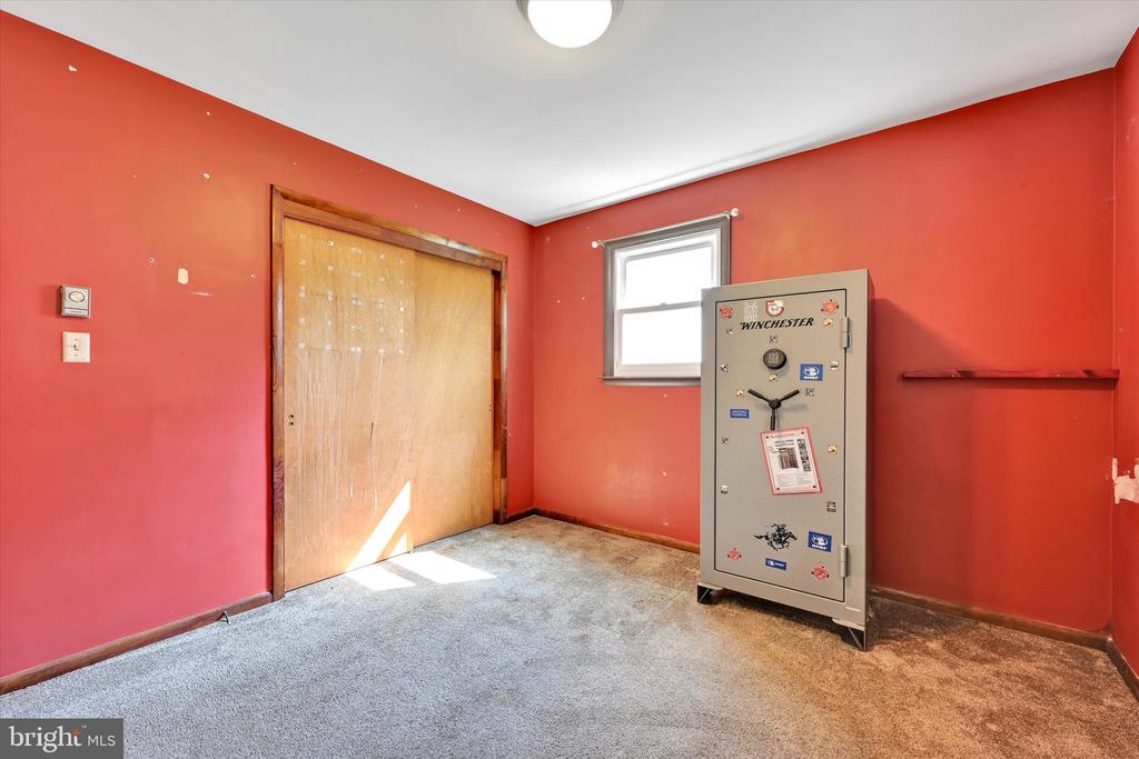 35 E Summit Dr