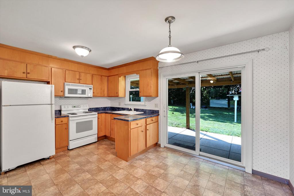 35 E Summit Dr