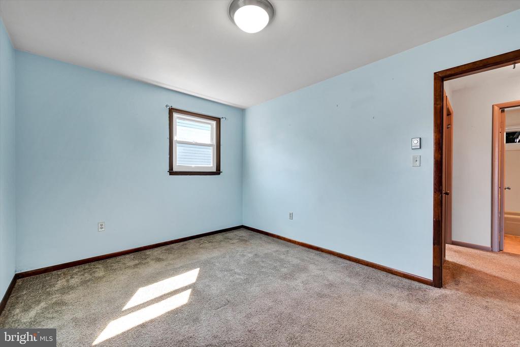35 E Summit Dr