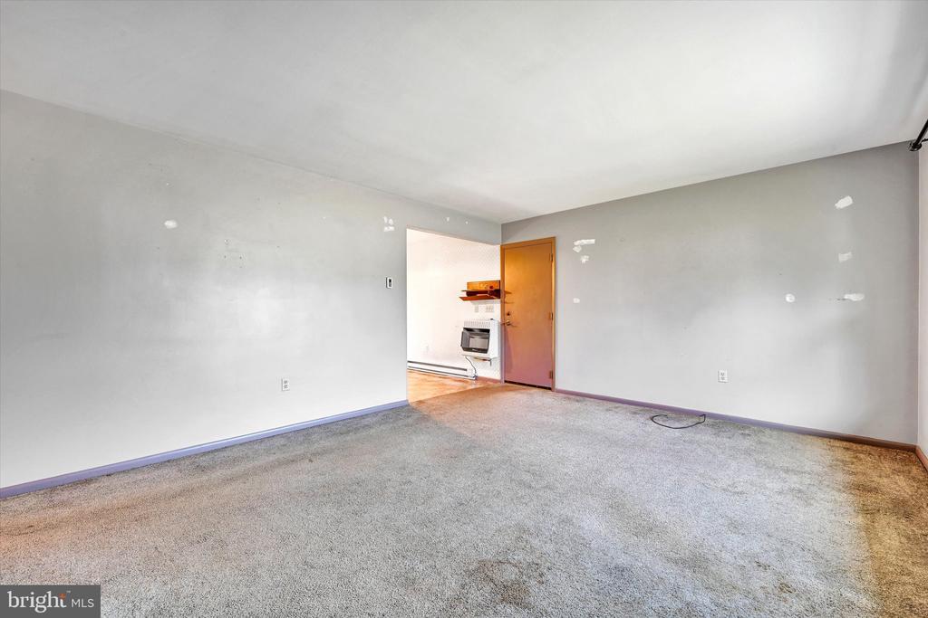 35 E Summit Dr