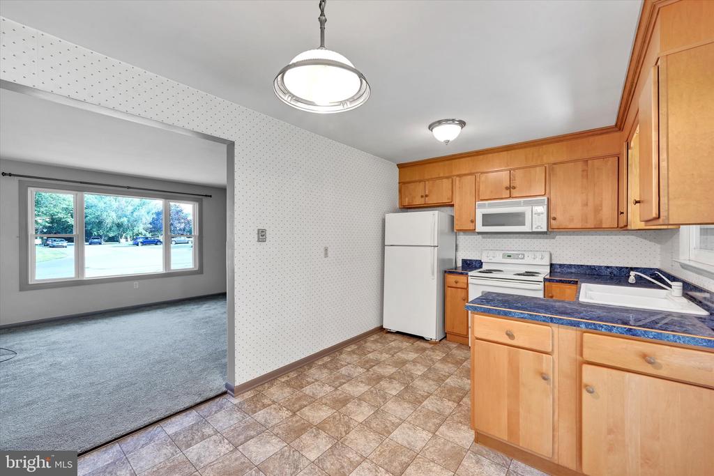 35 E Summit Dr