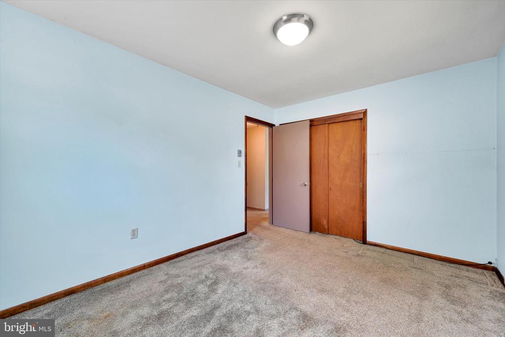 35 E Summit Dr