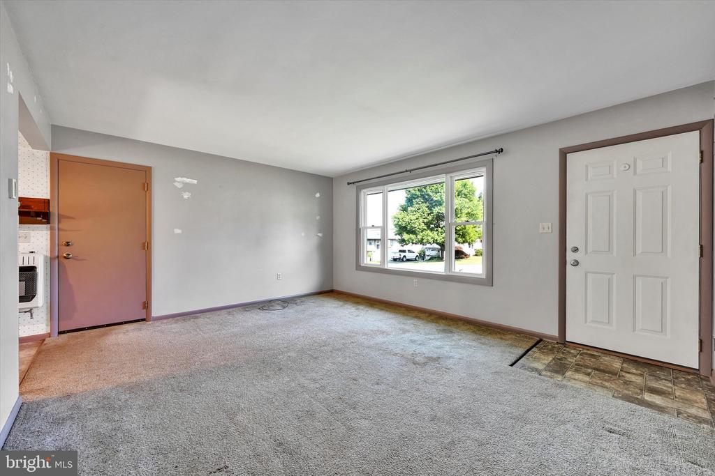 35 E Summit Dr