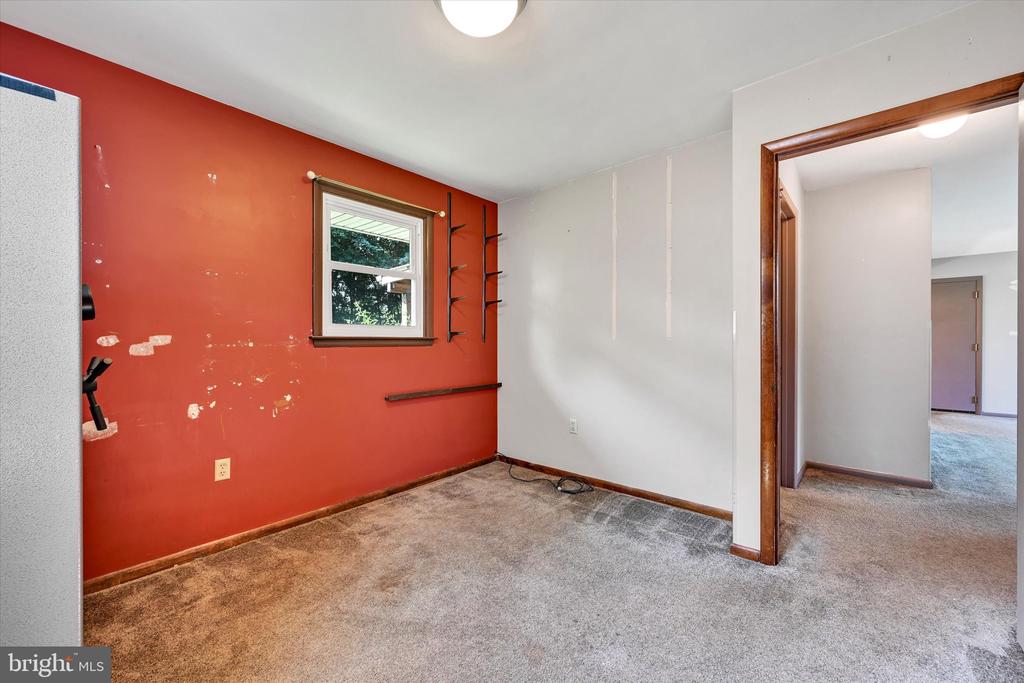 35 E Summit Dr