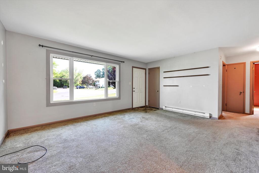35 E Summit Dr