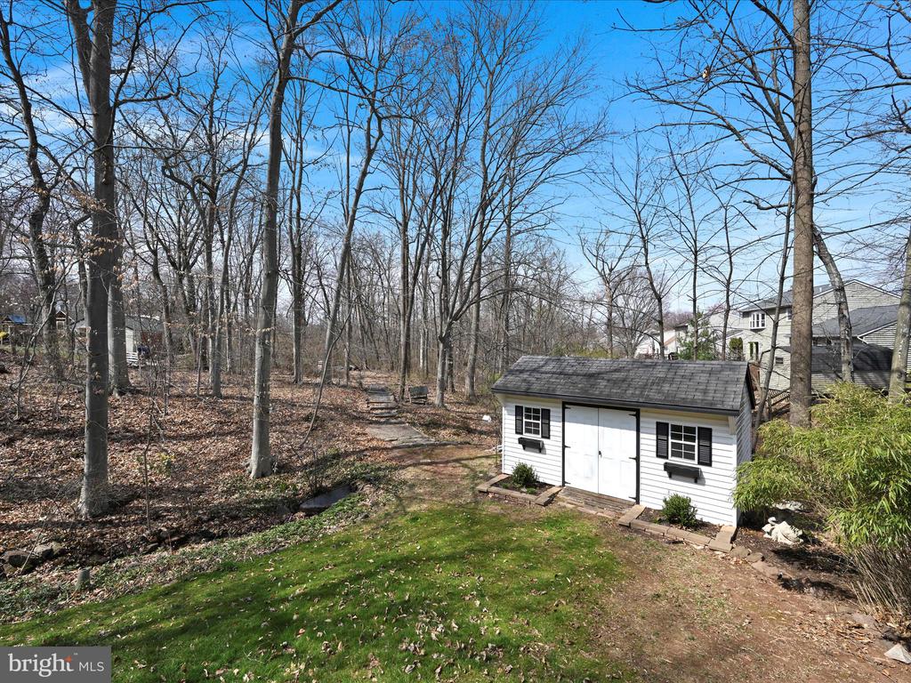 5 Woodland Dr