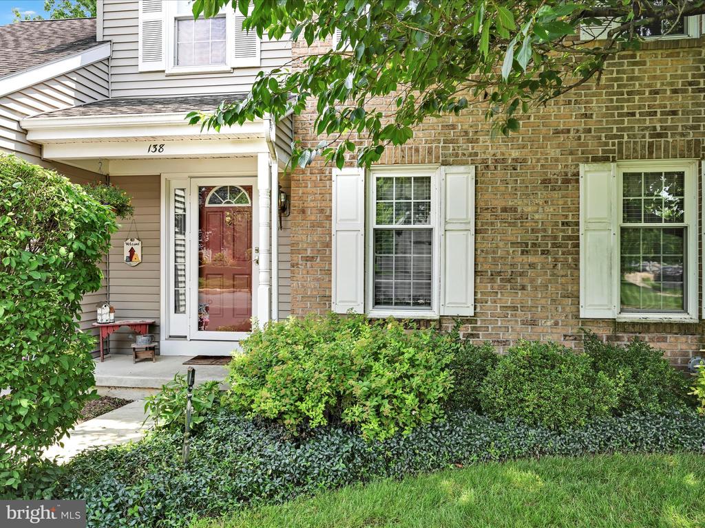 138 Laurie Ln