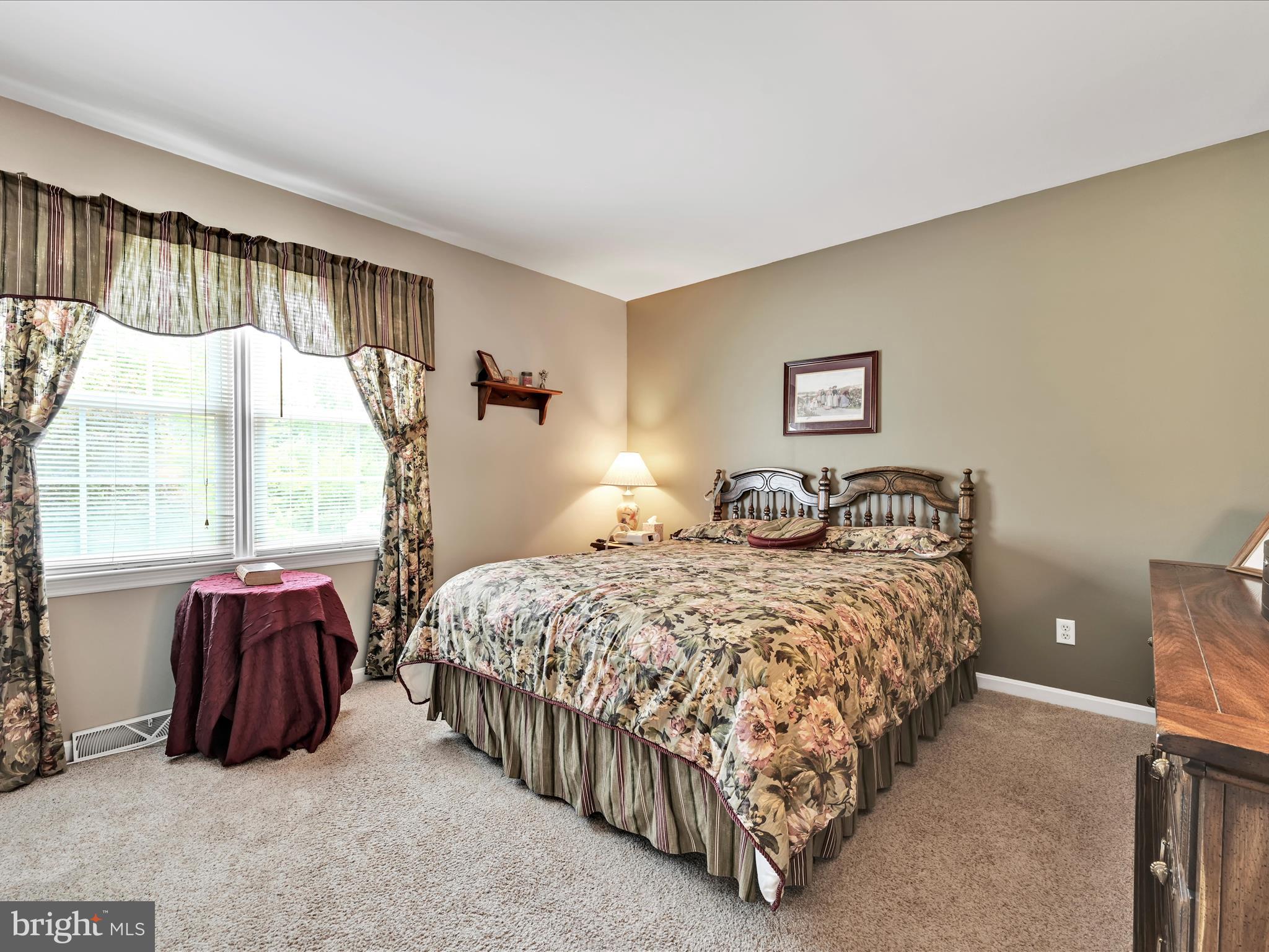 138 Laurie Ln