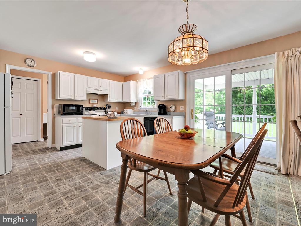 138 Laurie Ln