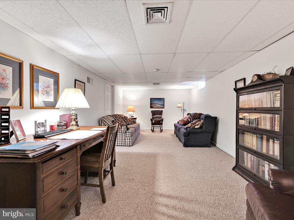138 Laurie Ln