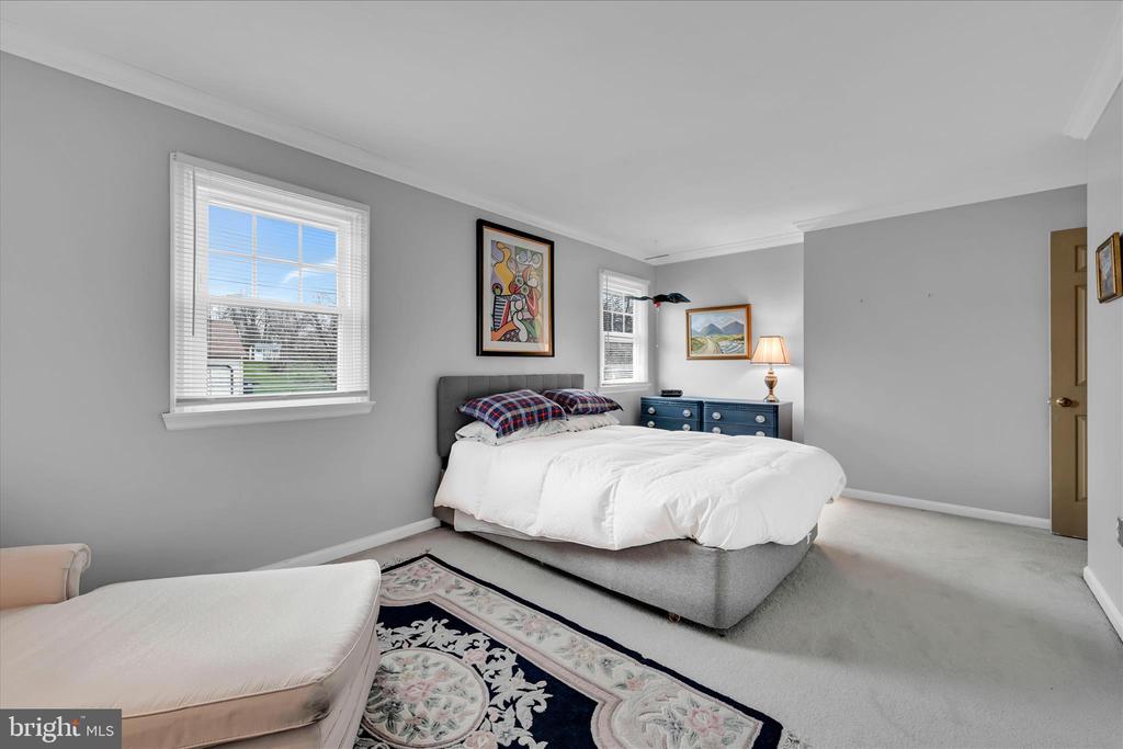 1484 CONESTOGA VIEW DRIVE
