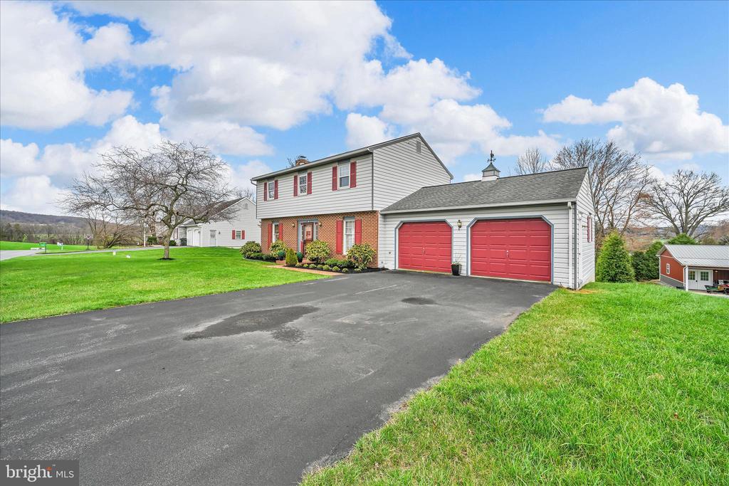 1484 CONESTOGA VIEW DRIVE