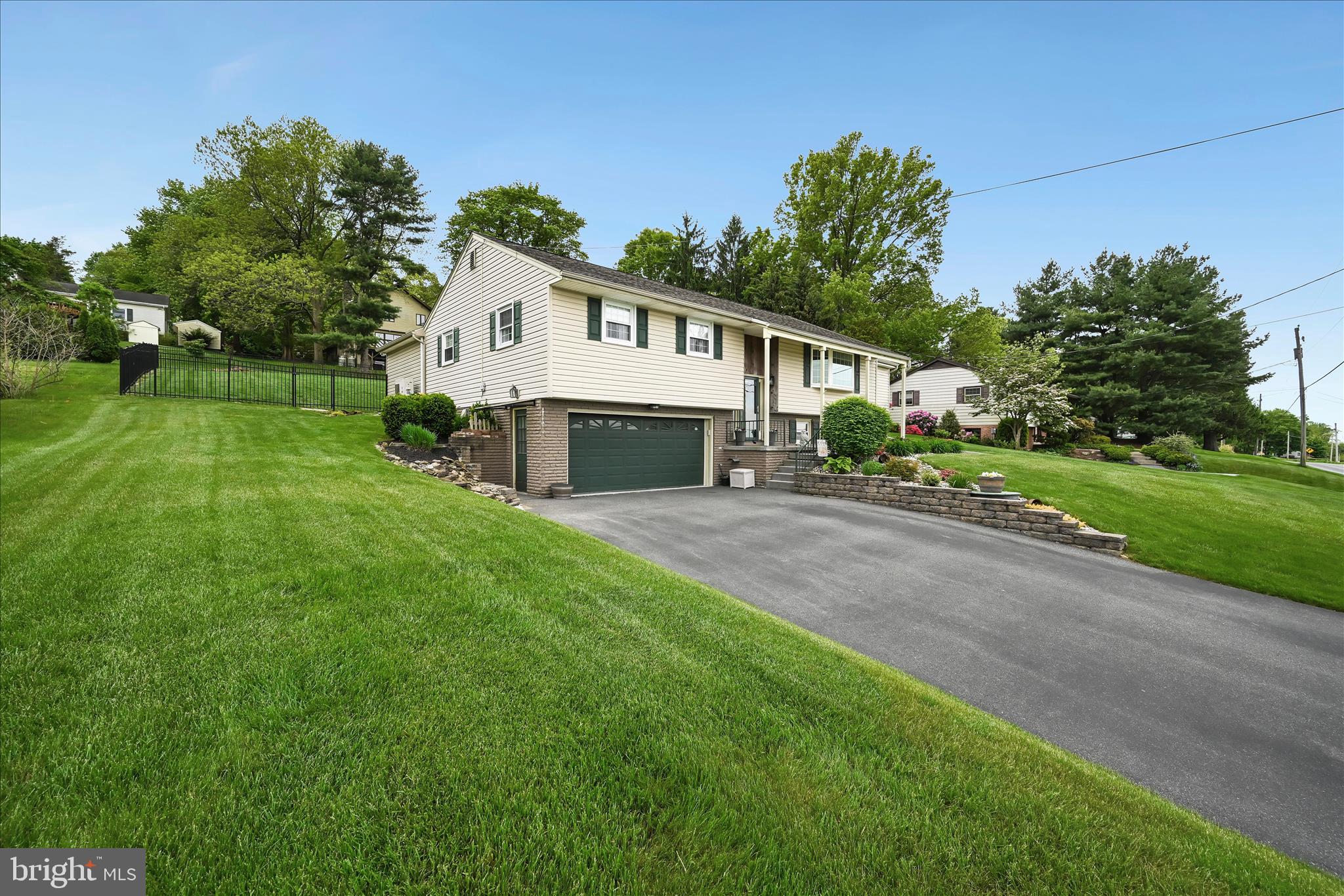 230 EDGEWOOD DRIVE