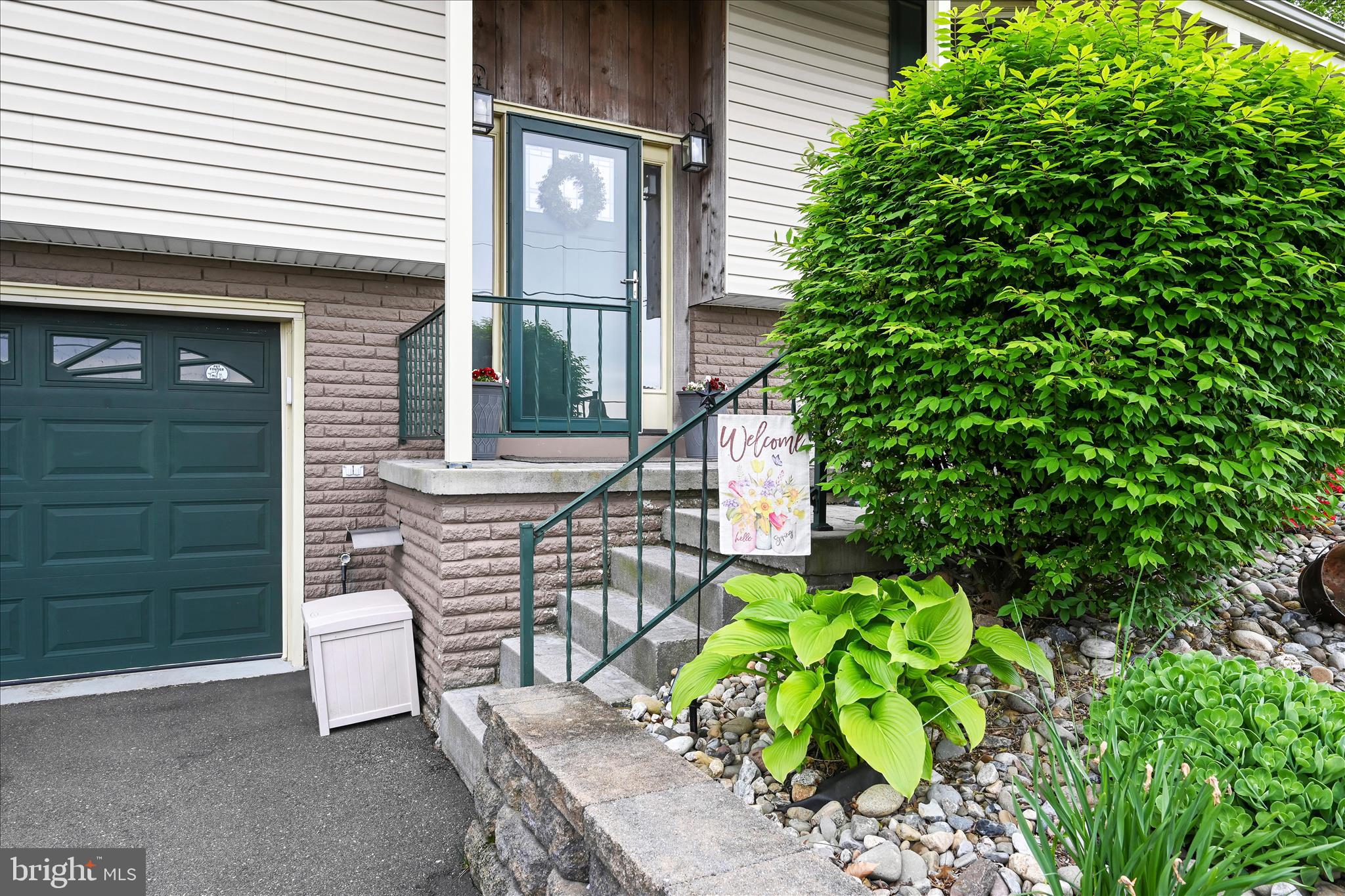 230 EDGEWOOD DRIVE