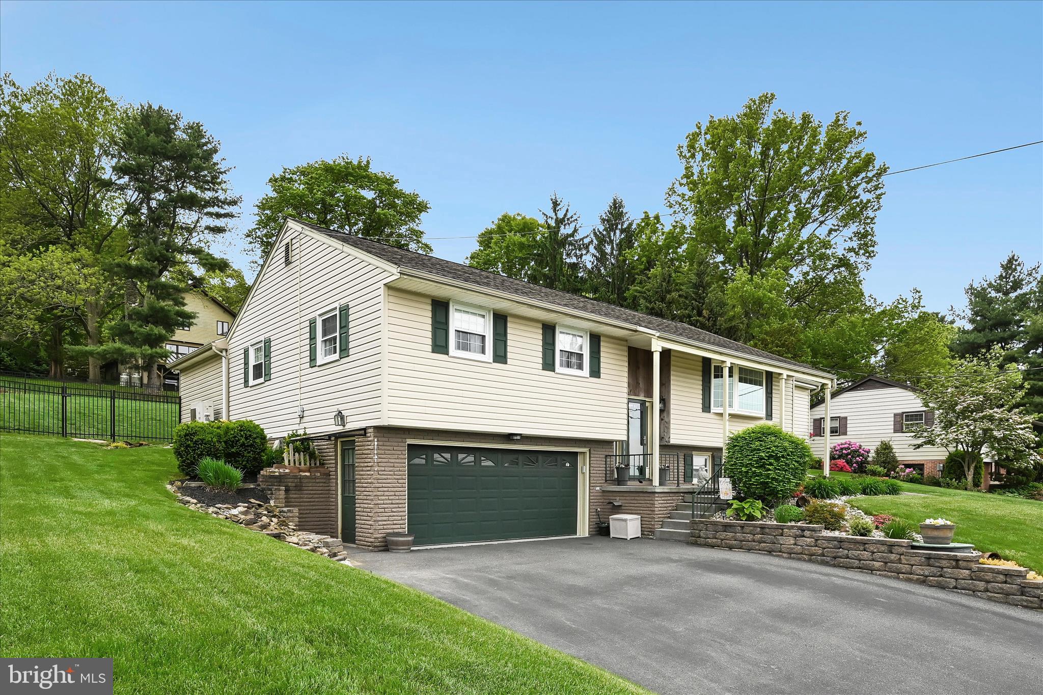 230 EDGEWOOD DRIVE