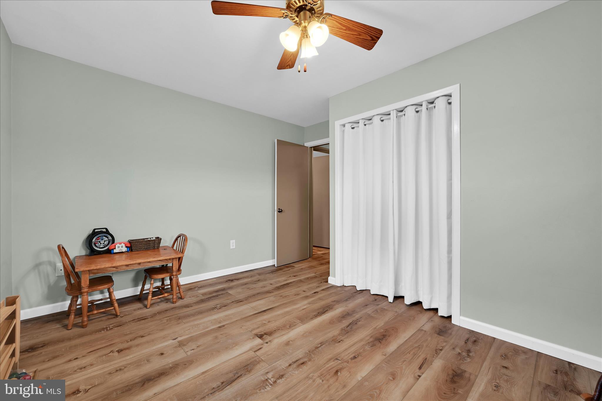 230 EDGEWOOD DRIVE