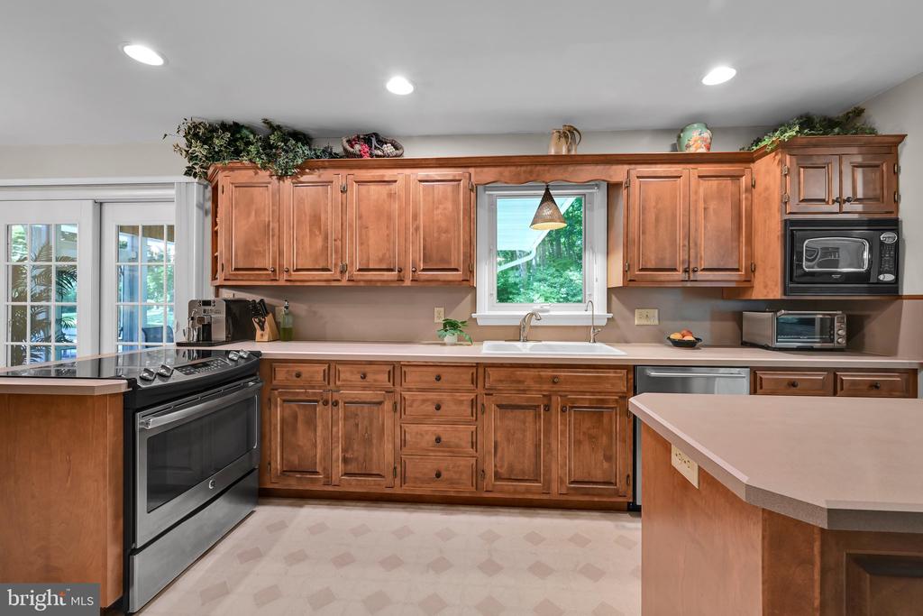 14 CONESTOGA WOODS ROAD