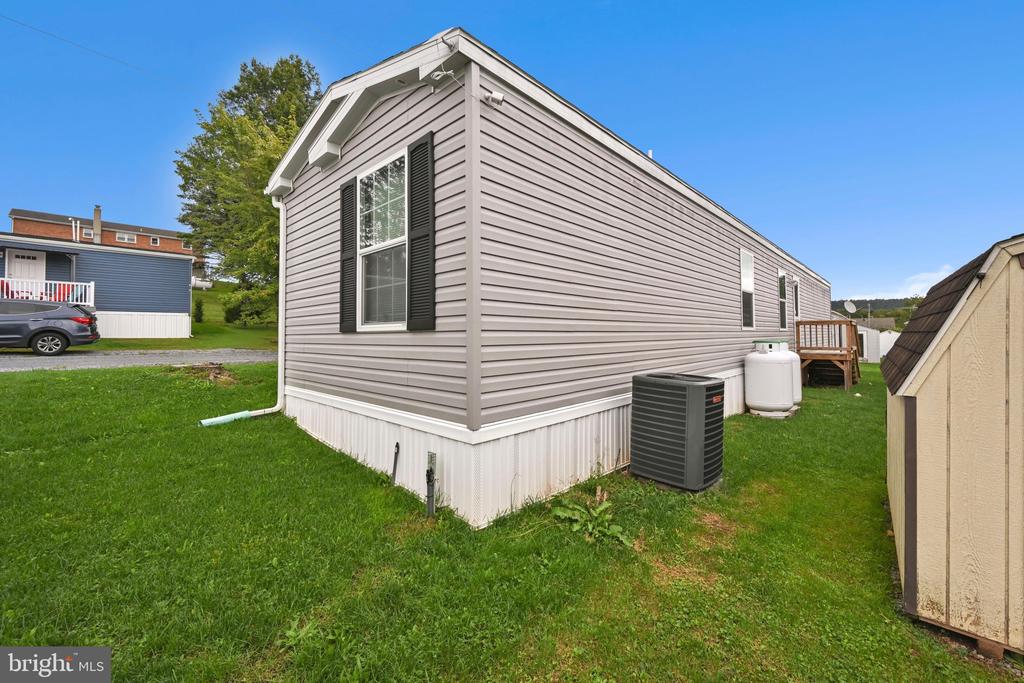 1395 BOWMANSVILLE ROAD Unit: 17
