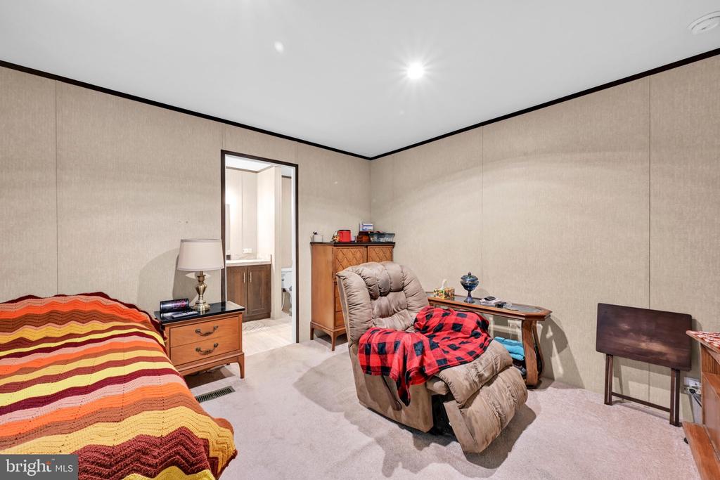 1395 BOWMANSVILLE ROAD Unit: 17