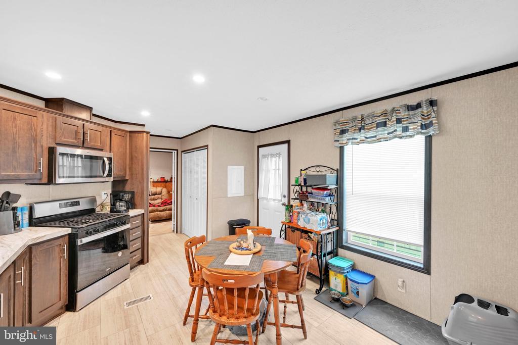 1395 BOWMANSVILLE ROAD Unit: 17