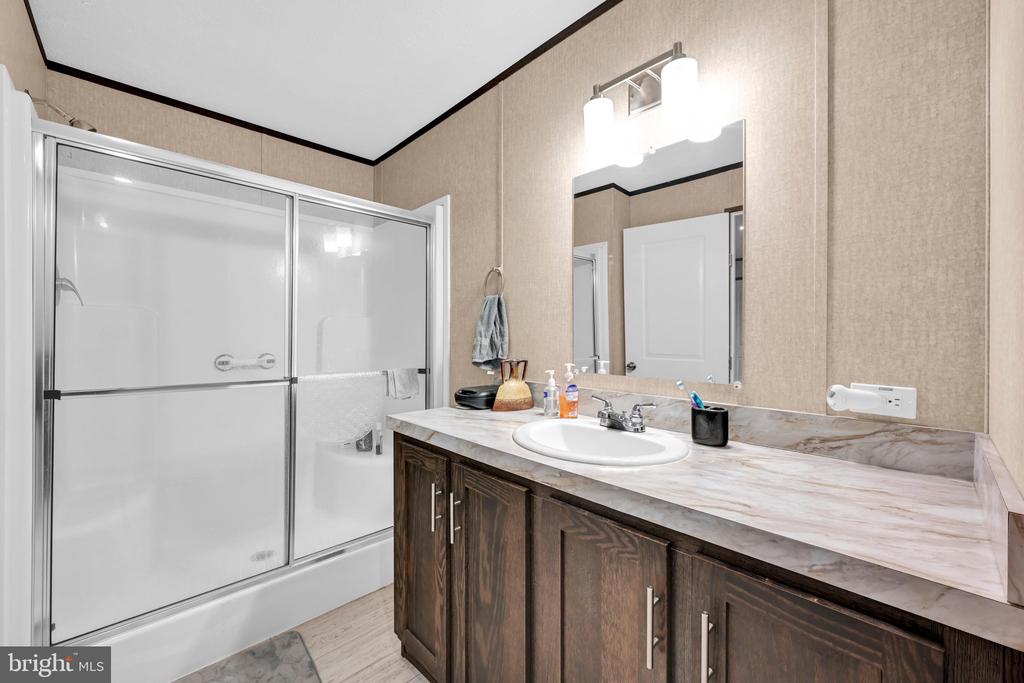 1395 BOWMANSVILLE ROAD Unit: 17