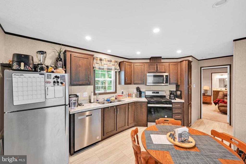 1395 BOWMANSVILLE ROAD Unit: 17