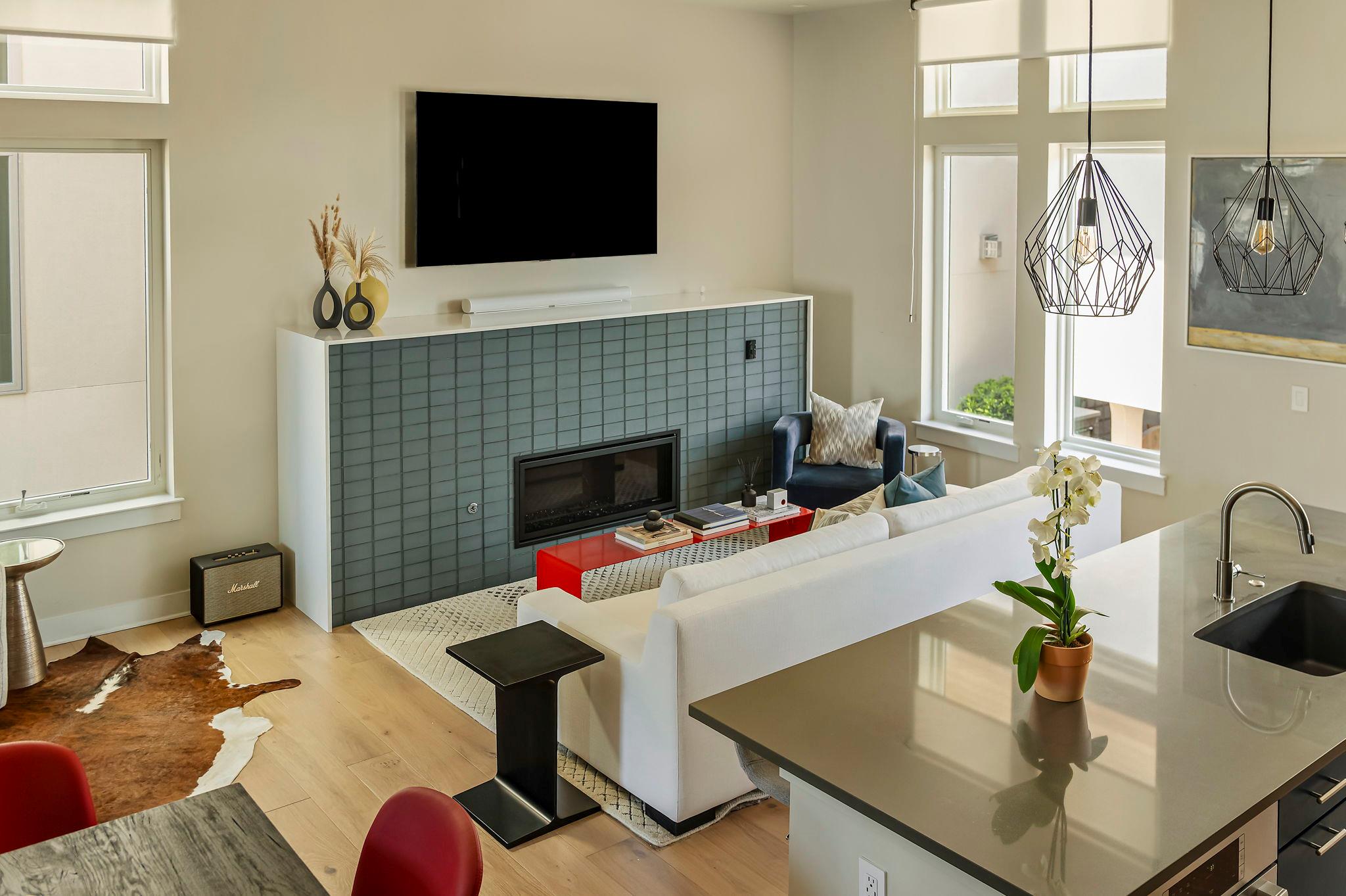 2300 Enfield RD # 302