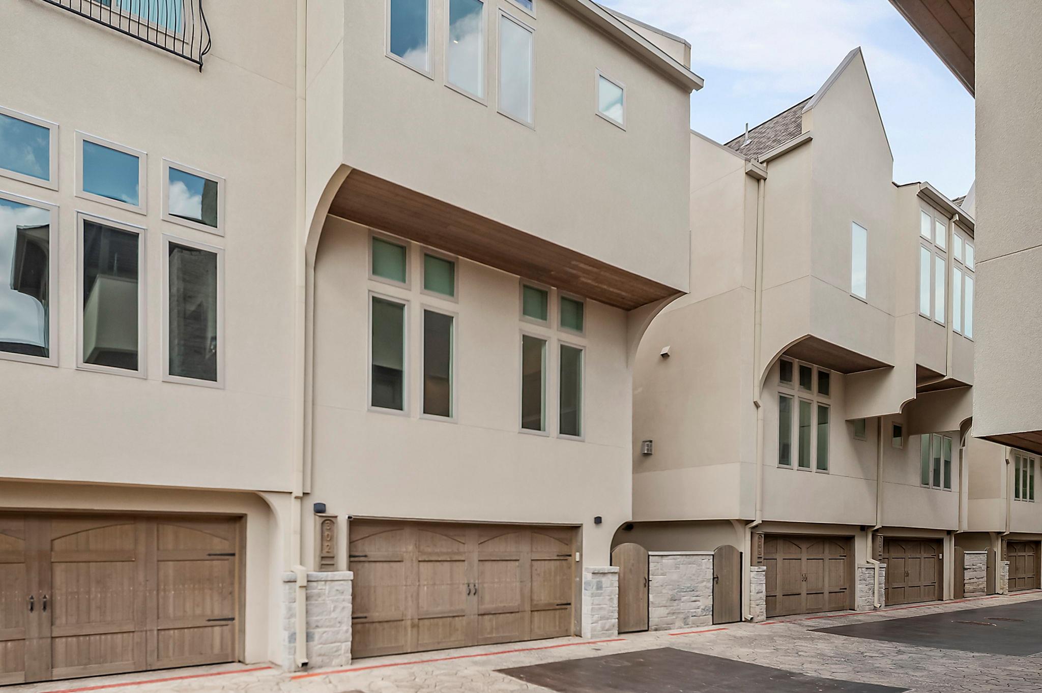 2300 Enfield RD # 302