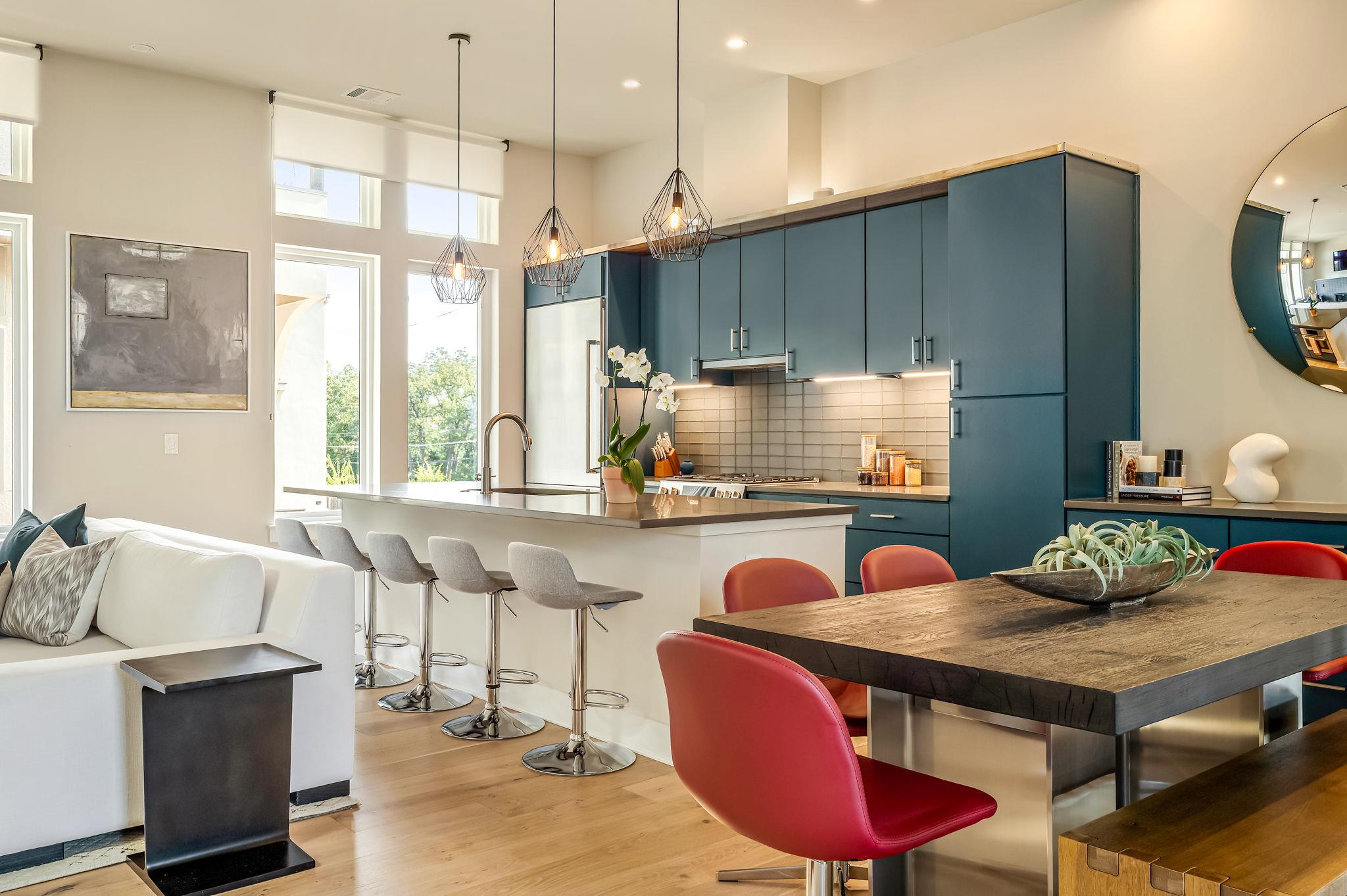 2300 Enfield RD # 302