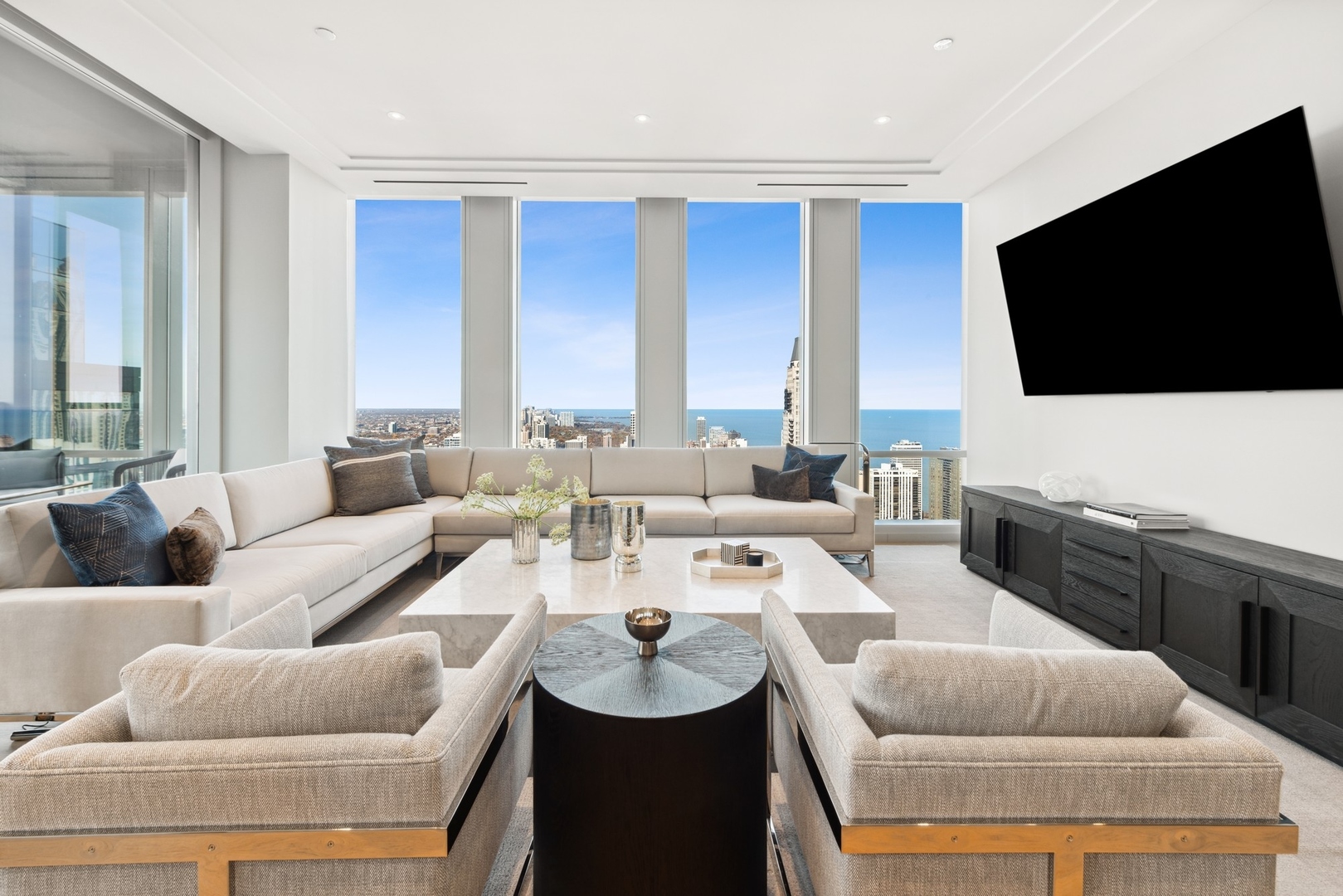 14 W Superior Street Unit: 4504