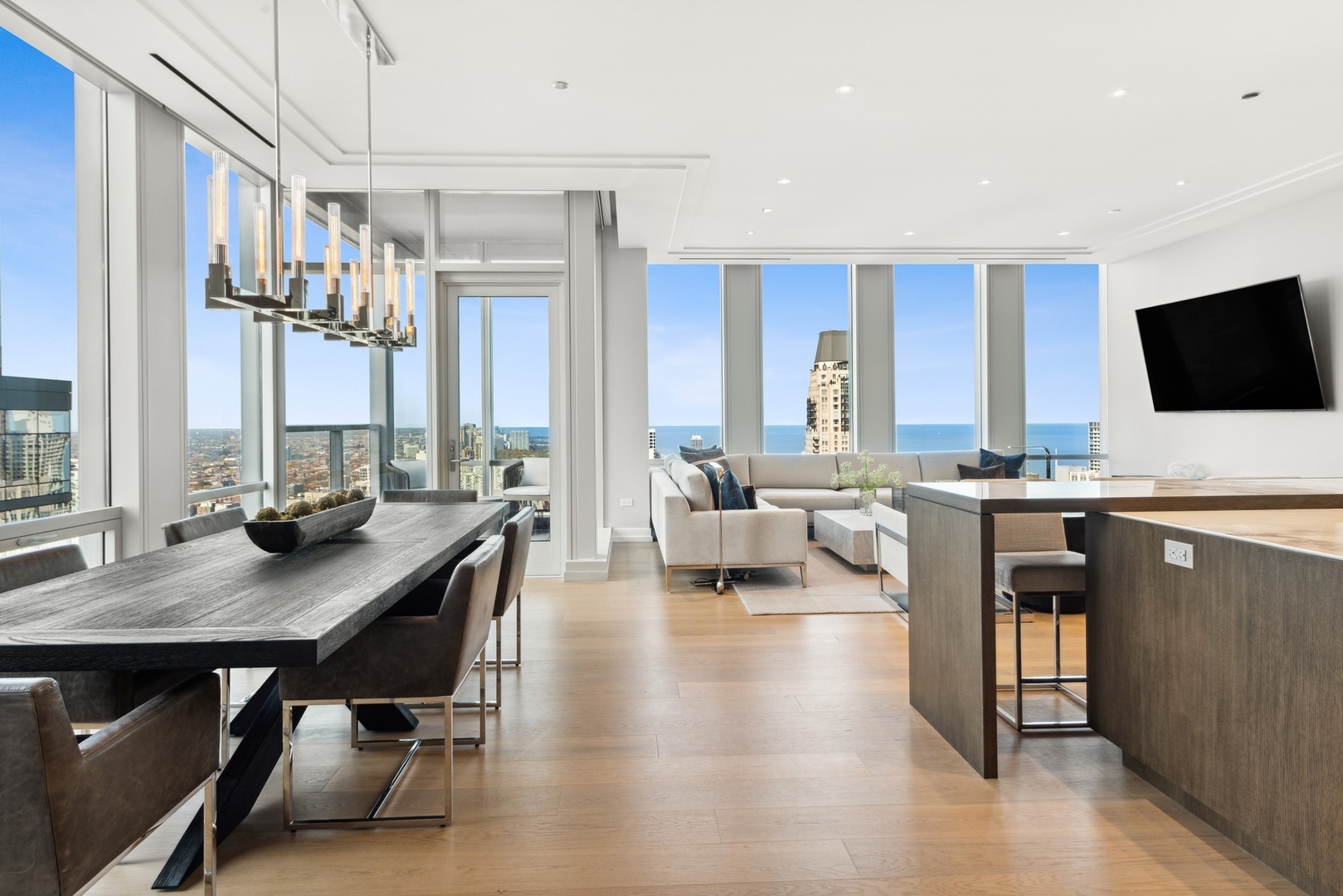 14 W Superior Street Unit: 4504