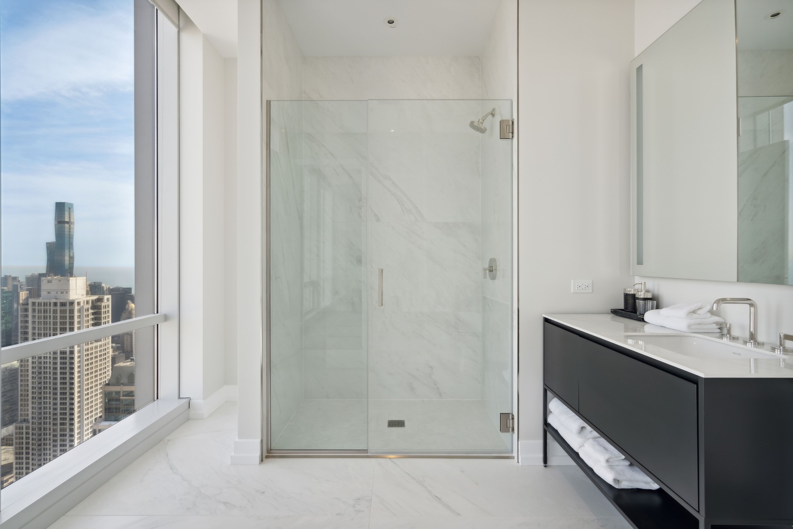 14 W Superior Street Unit: 5801