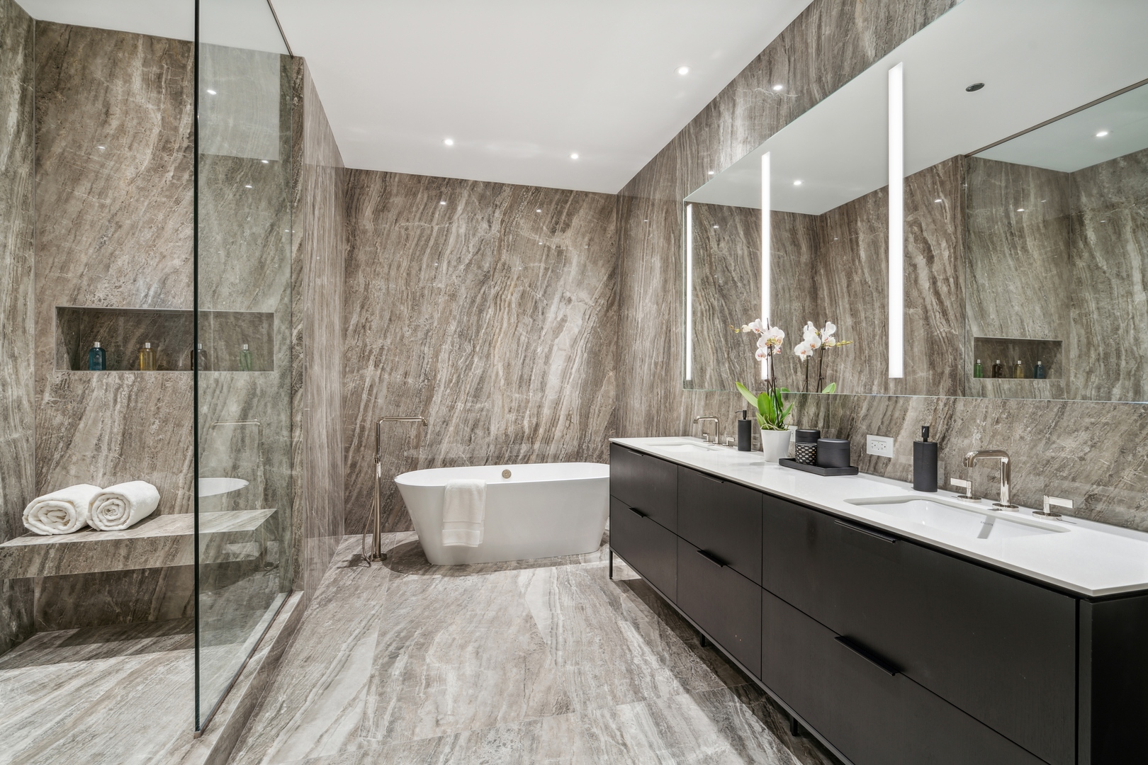 14 W Superior Street Unit: 4603