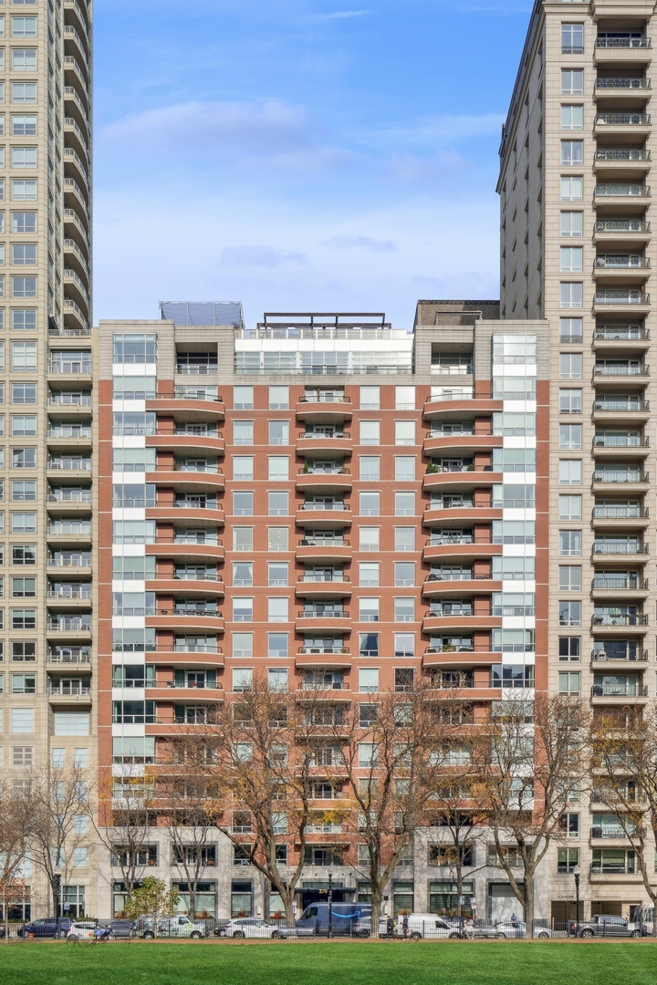 270 E Pearson Street Unit: 1302