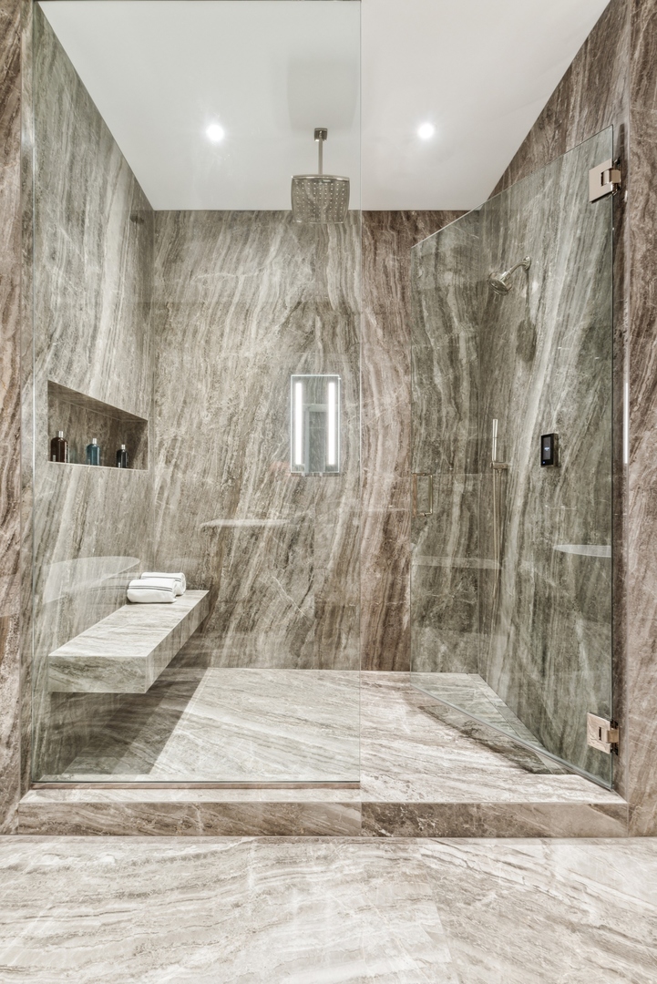 14 W Superior Street Unit: 4804