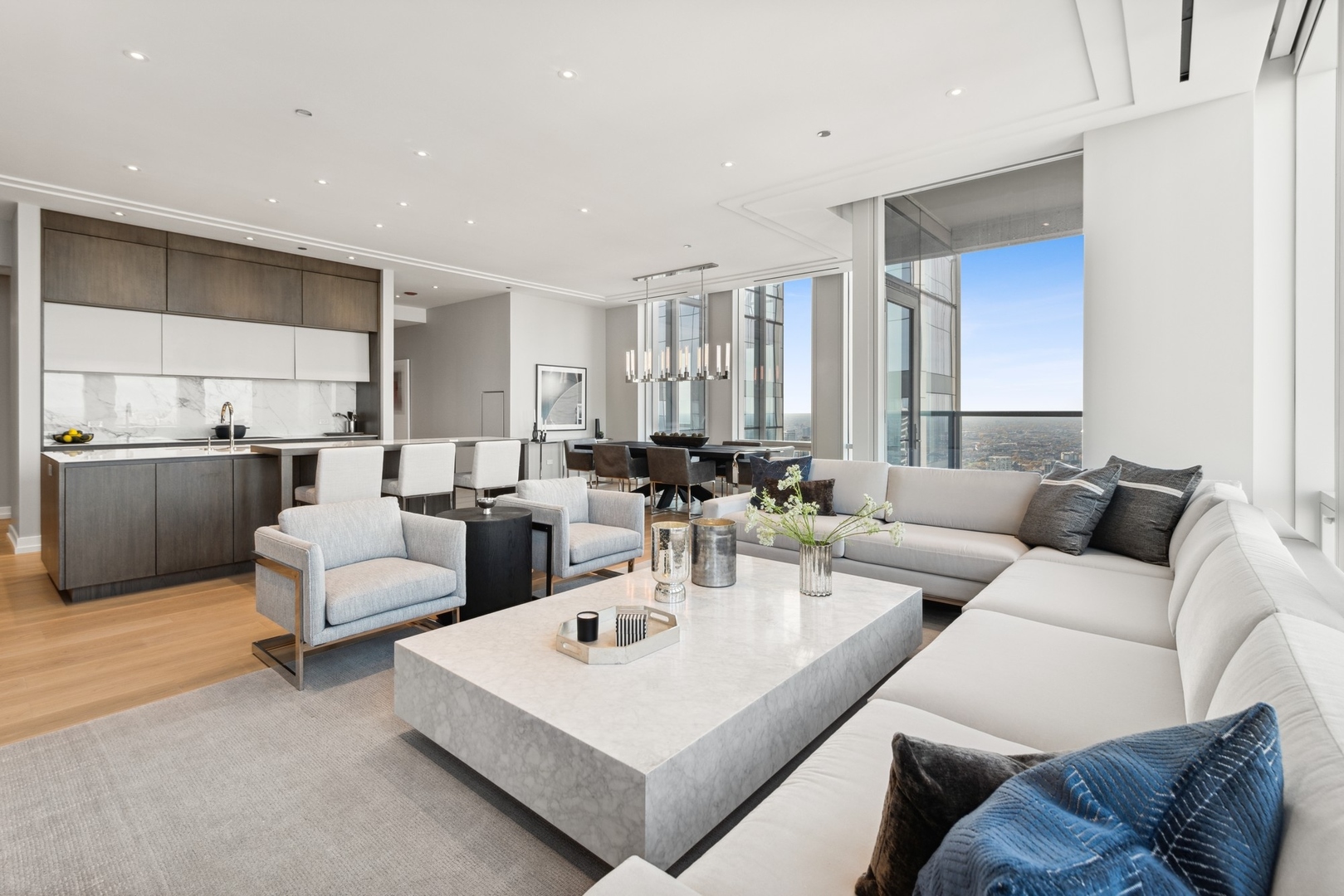 14 W Superior Street Unit: 4804