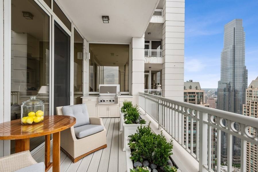 55 E Erie Street Unit: 5002