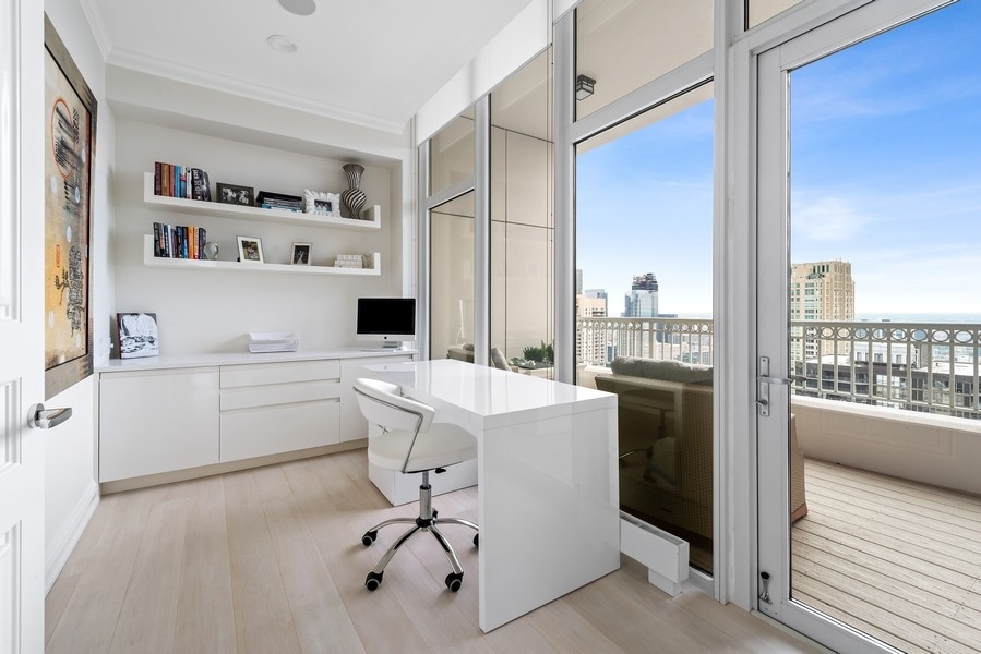 55 E Erie Street Unit: 5002