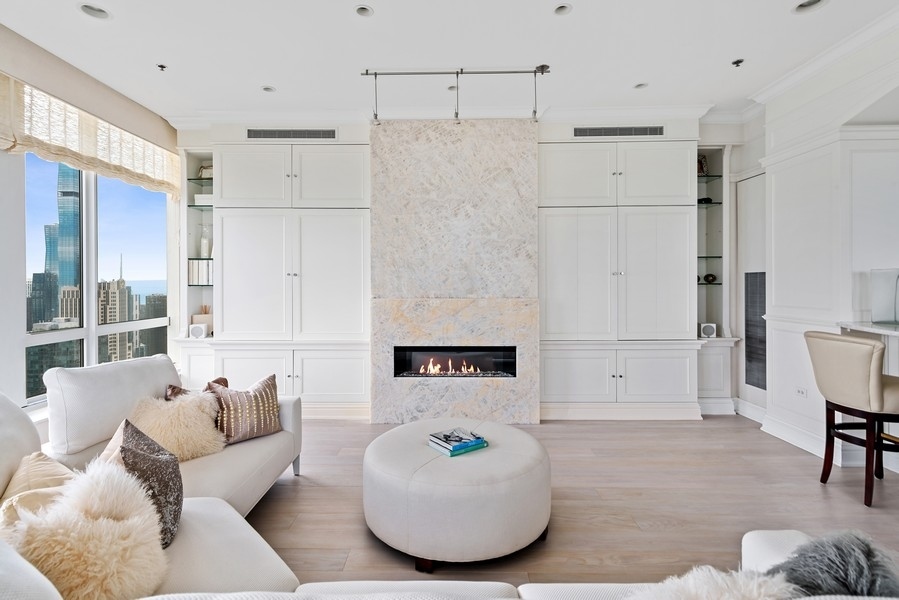 55 E Erie Street Unit: 5002