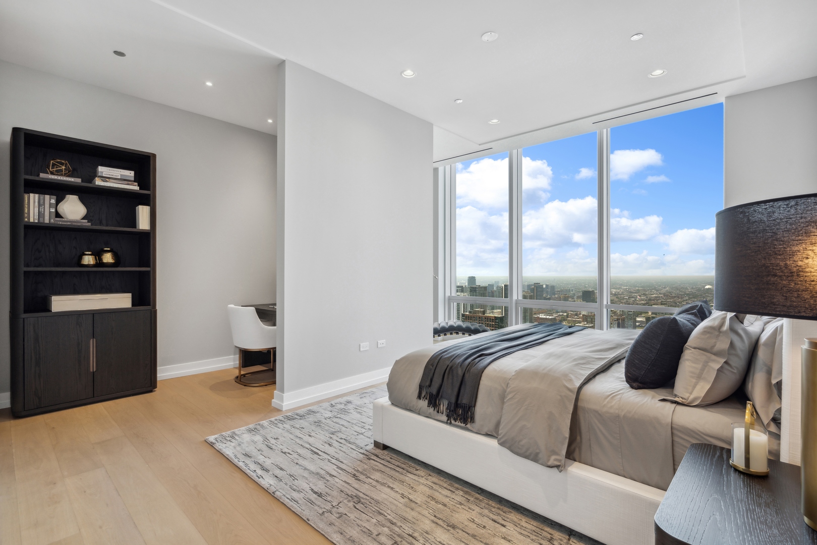 14 W Superior Street Unit: 4703