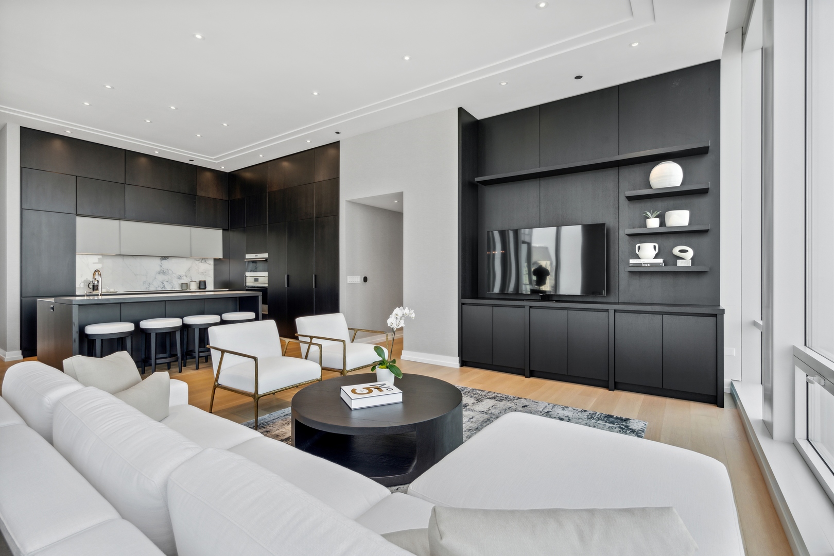14 W Superior Street Unit: 4703