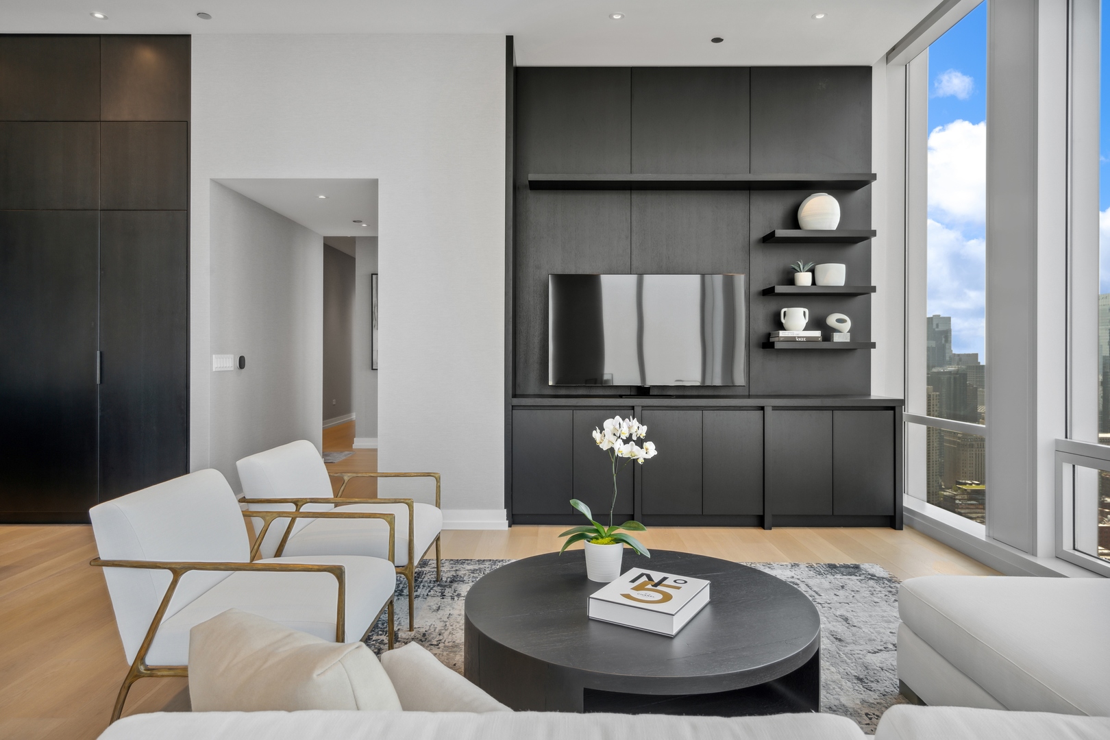 14 W Superior Street Unit: 4703