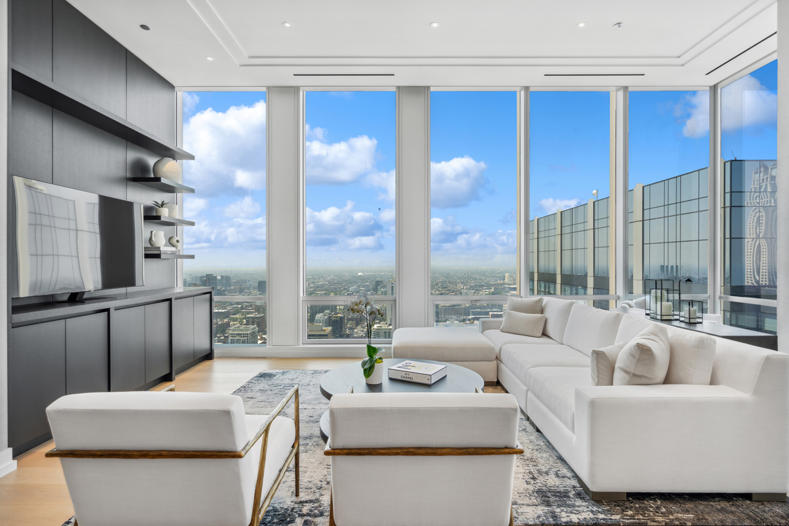 14 W Superior Street Unit: 4703