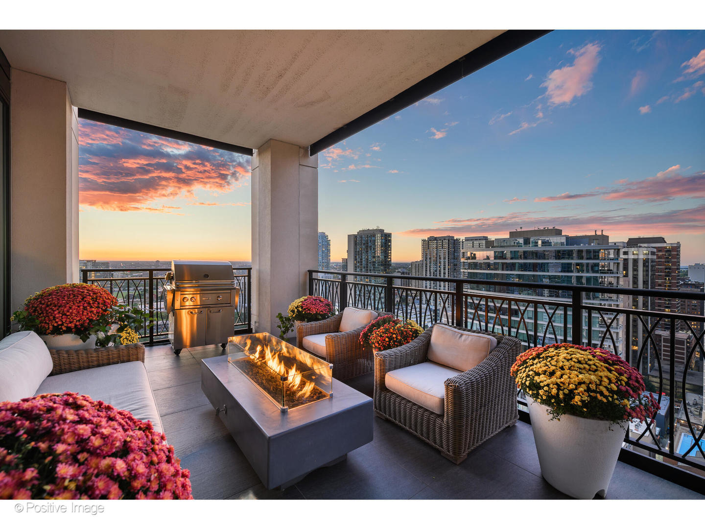 9 W Walton Street Unit: 2402