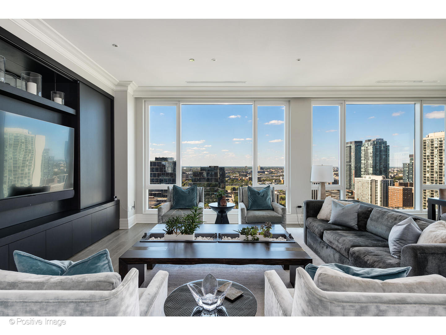 9 W Walton Street Unit: 2402