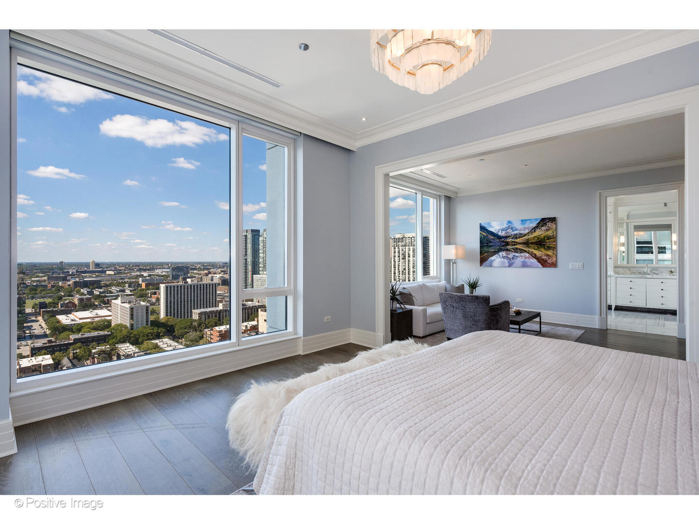 9 W Walton Street Unit: 2402