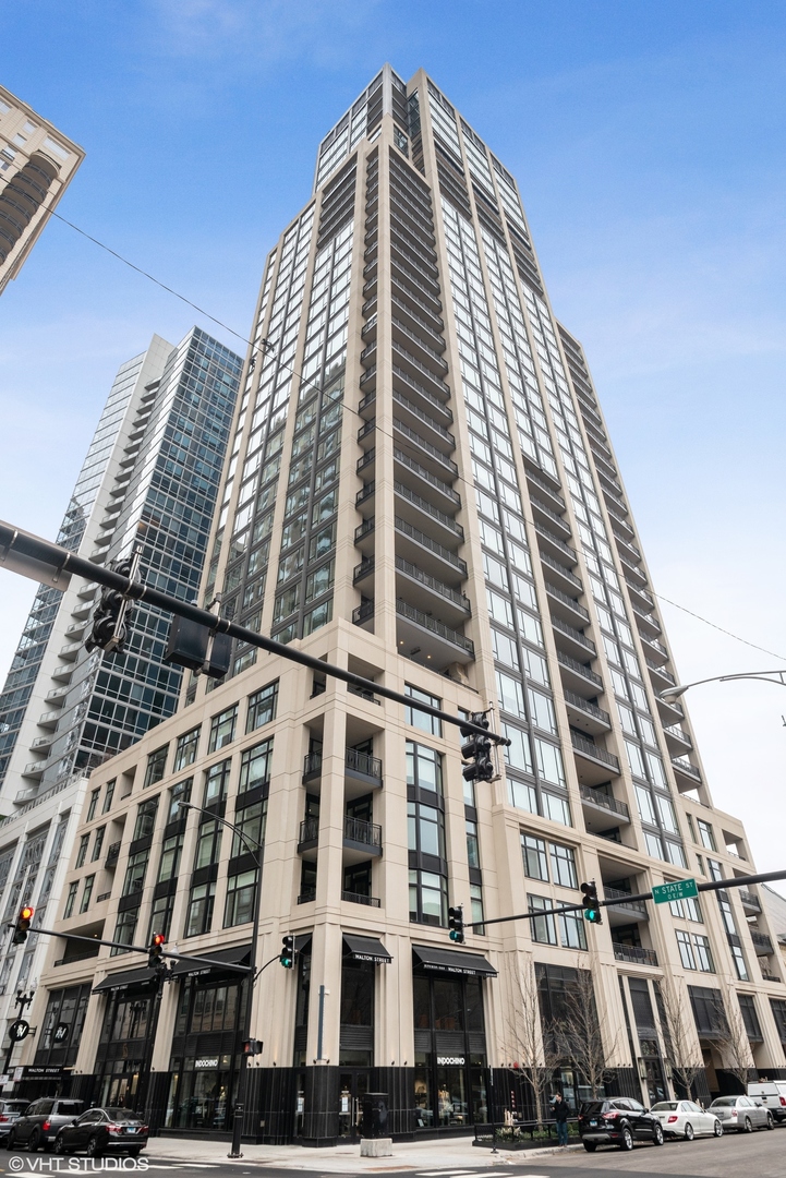 9 W Walton Street Unit: 2402