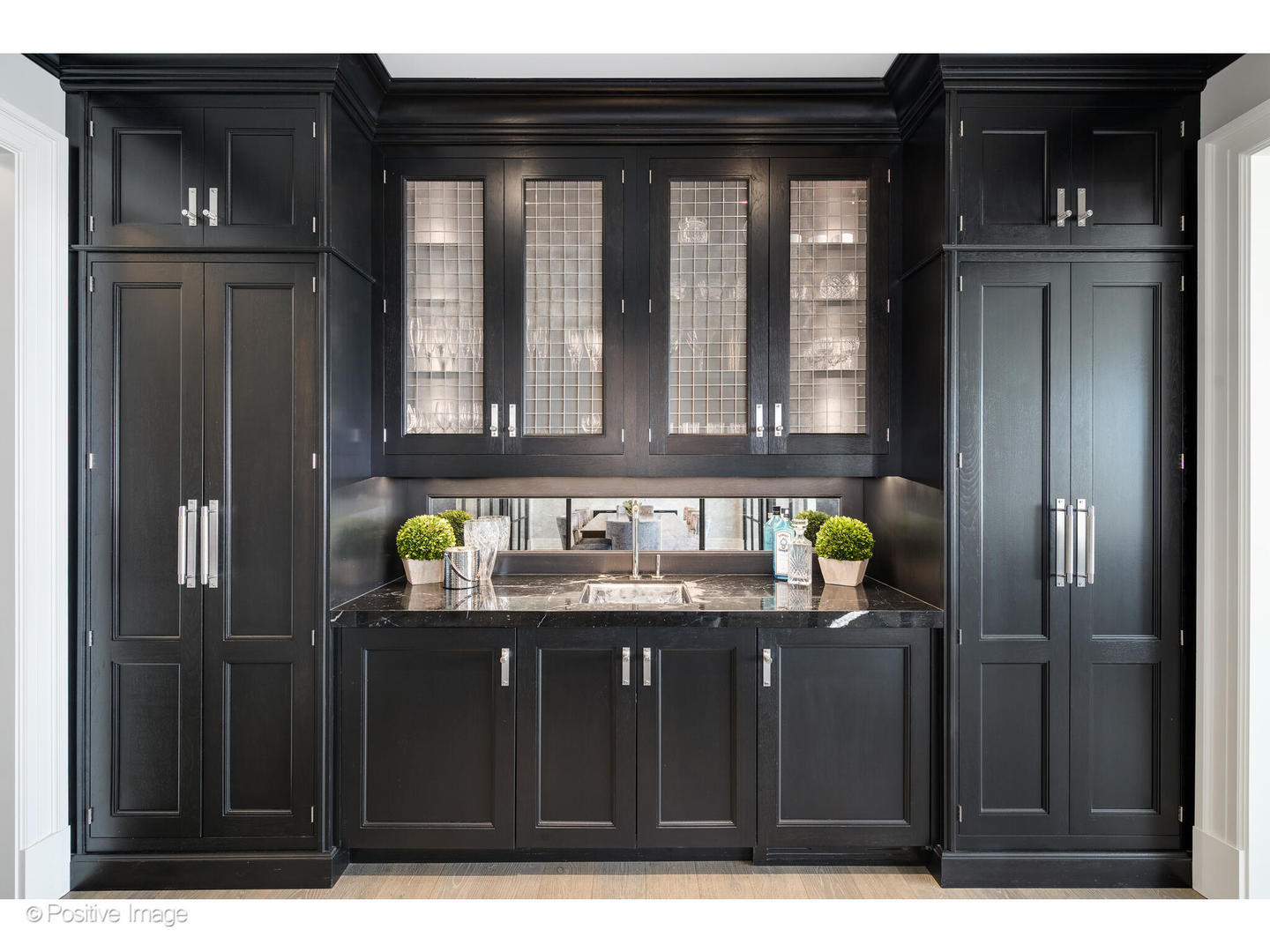 9 W Walton Street Unit: 2402