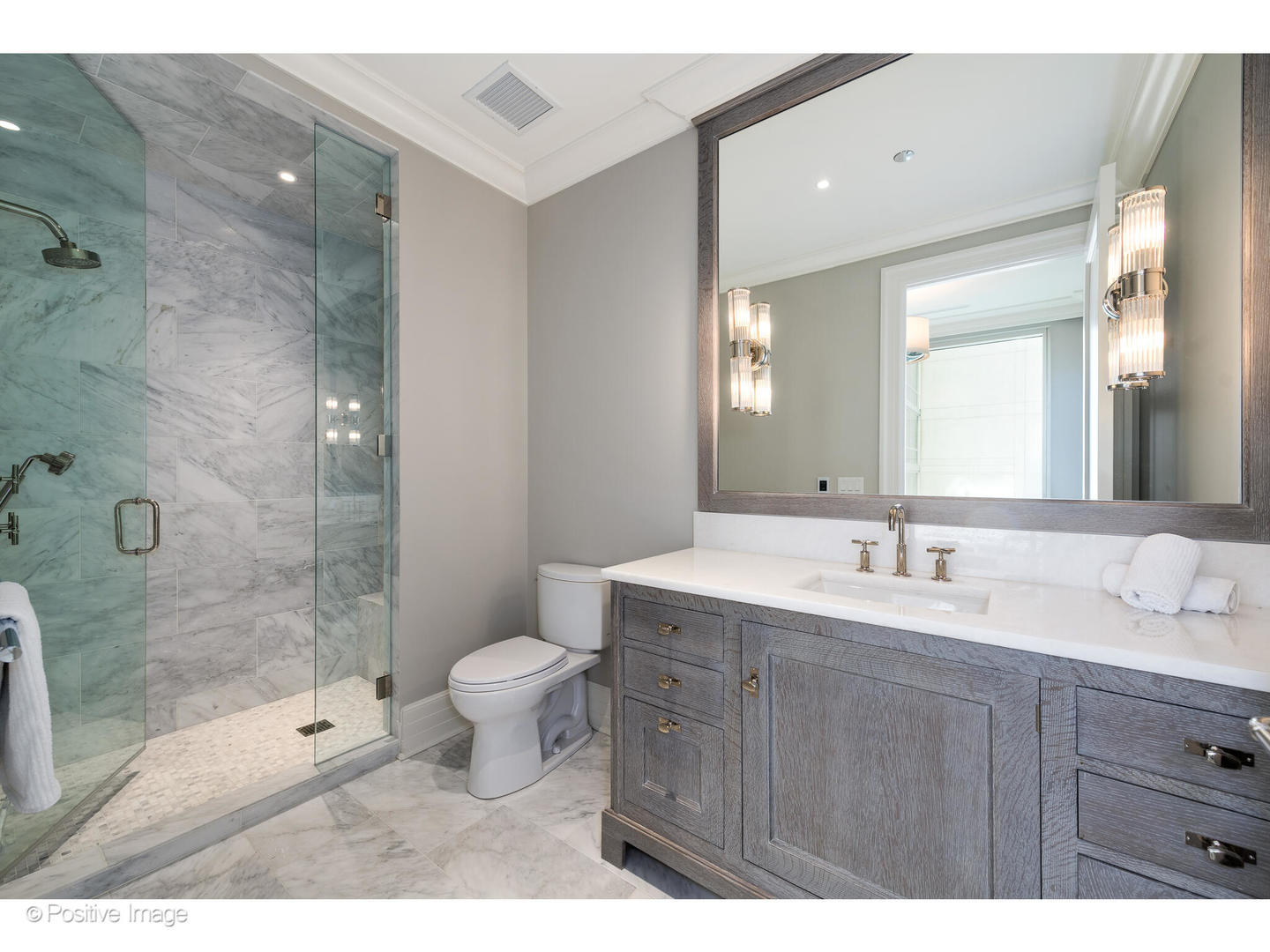 9 W Walton Street Unit: 2402